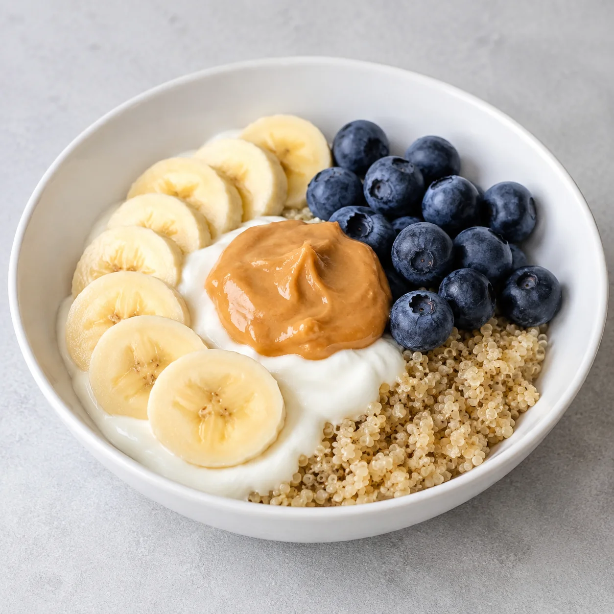 Berry Quinoa Breakfast Bowl